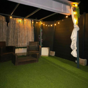 Studio rénové avec jardin proche de la plage